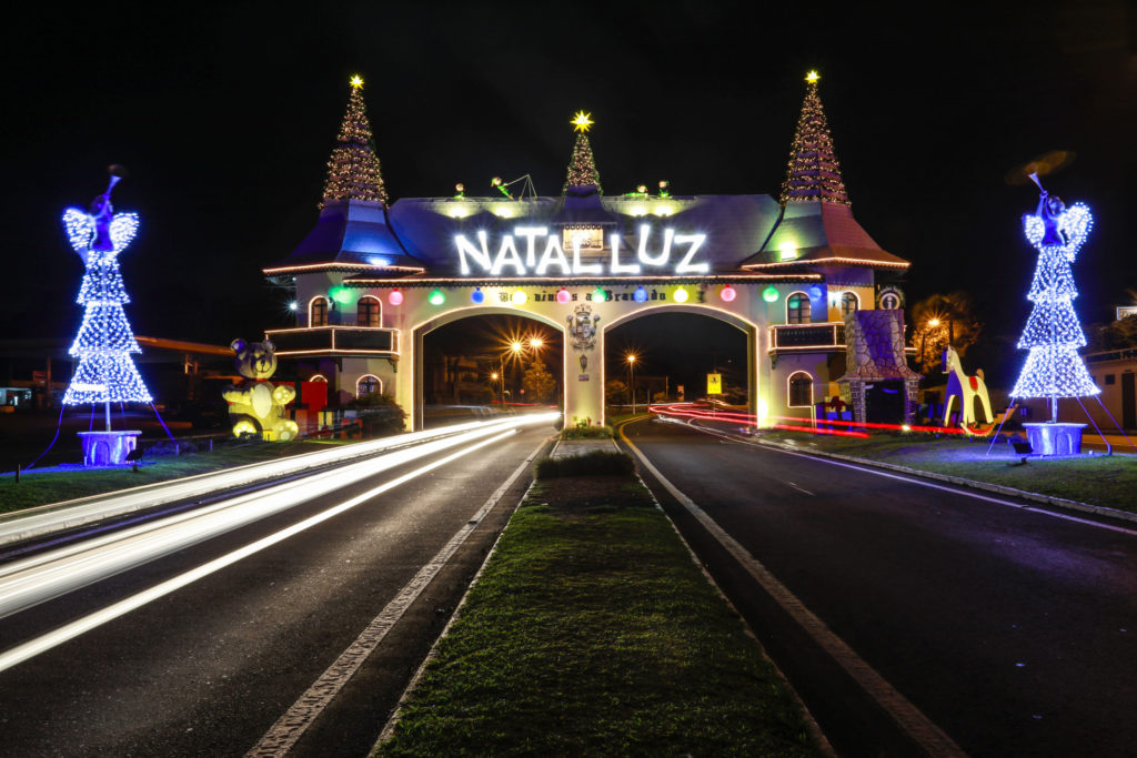 Onde passar o Natal conheça as mais lindas Vilas Natalinas do Brasil