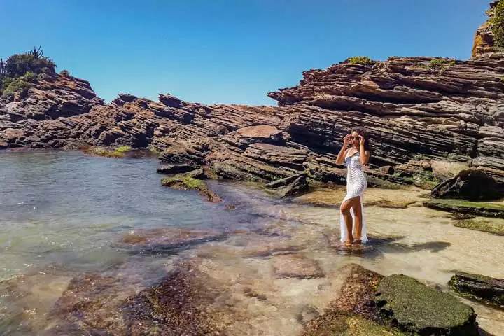 Rochas da Praia da Ferradurinha, em Búzios