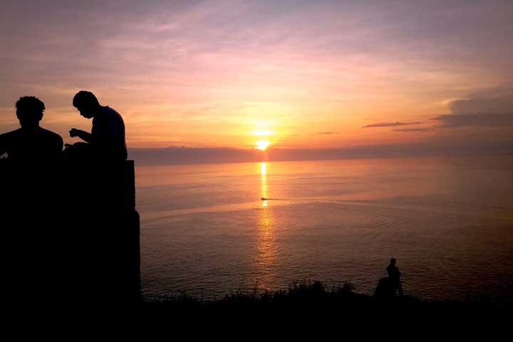 Pôr do Sol da ruínas da Àlcalis na Praia Grande