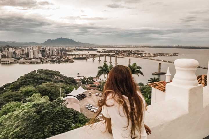 Imagem da vista do Convento para Vitória e para o Mestre Álvaro