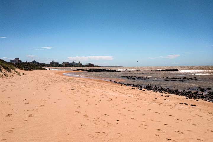 Praia de Castelhanos em Anchieta-ES