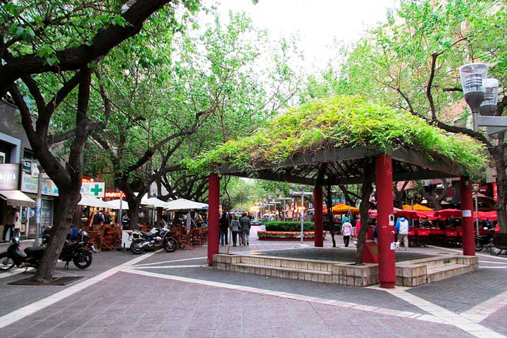 Peatonal Sarmiento em Mendoza