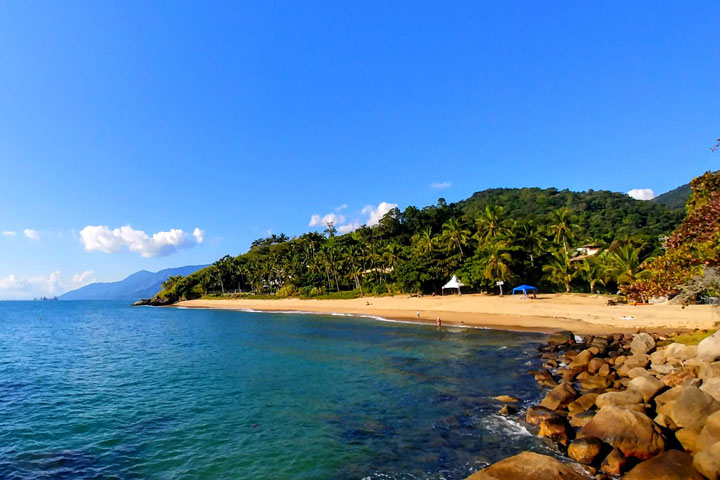 PRAIA DA FEITICEIRA EM ILHABELA