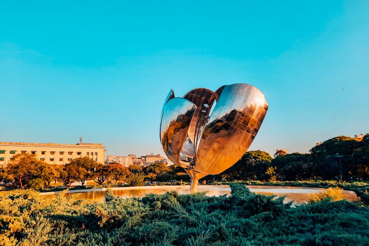 Floralis Genérica em Buenos Aires, Recoleta