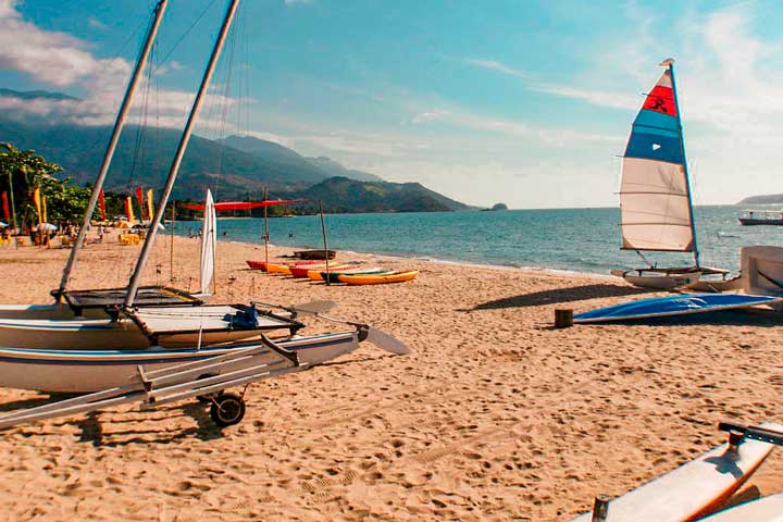 Praia do Perequê em Ilhabela - SP