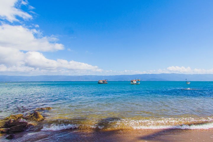 Sobre a Praia da Armação em Ilhabela