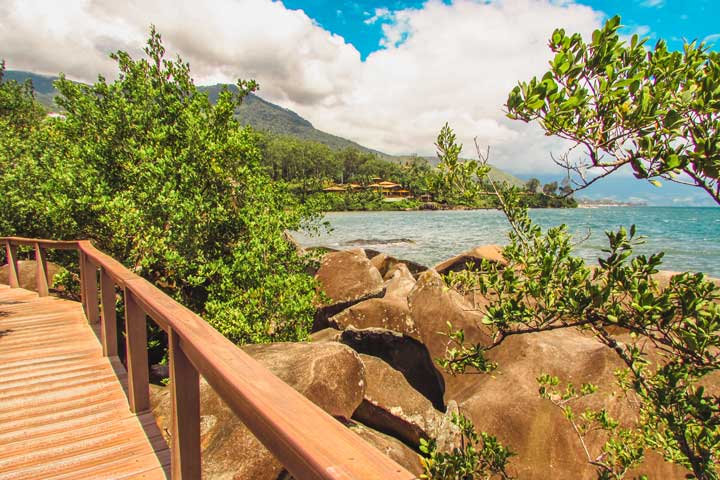 Sobre a Praia do Sino em Ilhabela