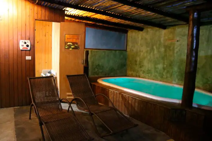 Hotel com piscina privativa na Ilha de Toque Toque em SP