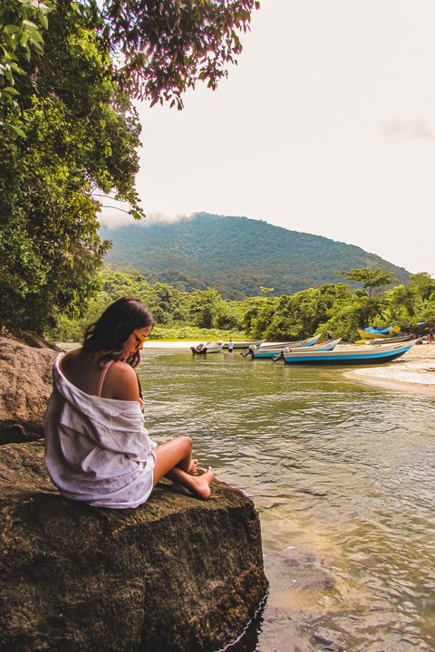 Rio que desagua na Praia do Prumirim