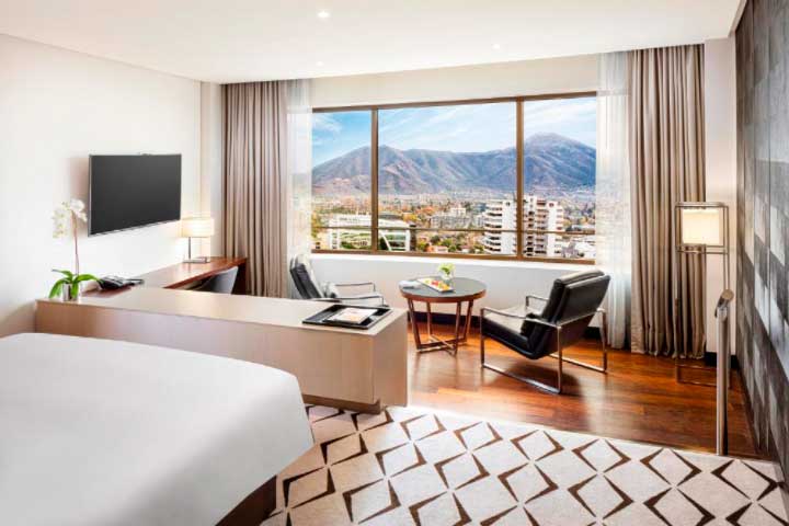 Hotel com vista para a Cordilheira dos Andes em Santiago