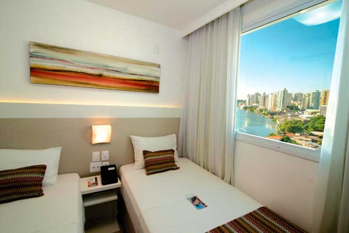 Easy Hotel