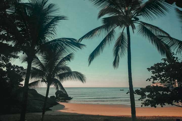 Praia Costa Azul em Iriri