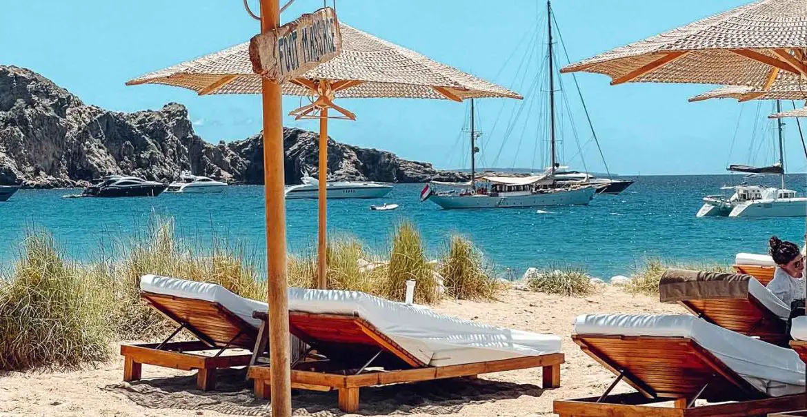 Ibiza, um dos melhores lugares para viajar com amigos na Espanha