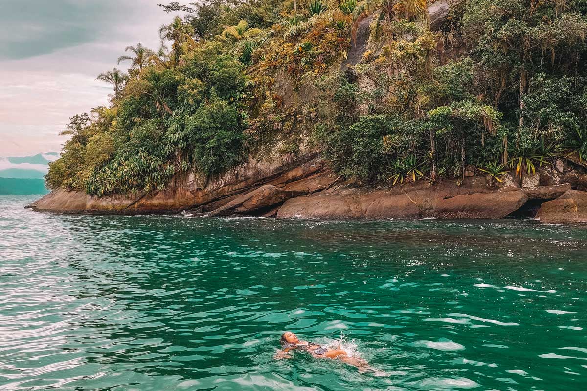 Ilha dos Cocos com a Paraty Tours