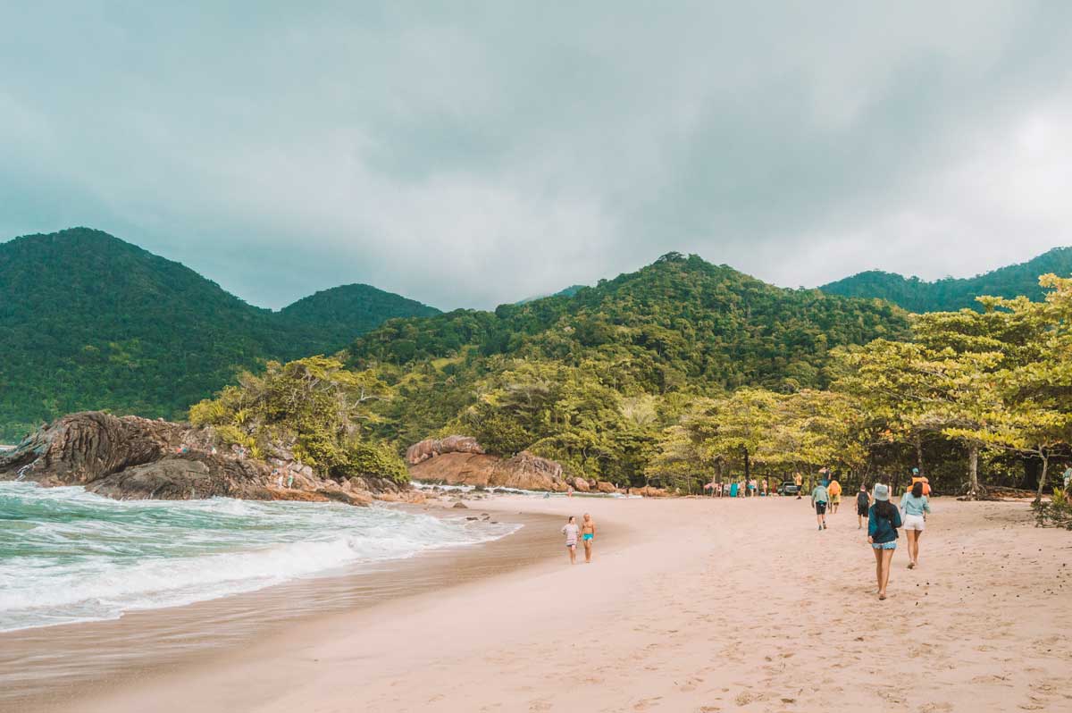 Pousada pé na areia em Trindade - RJ