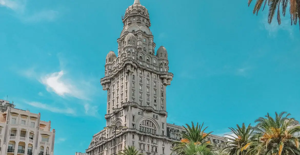Palácio Salvo, Montevidéu, um dos principais pontos turísticos do Uruguai