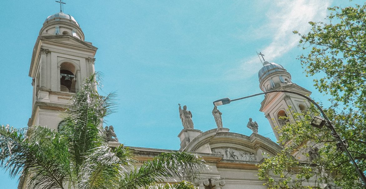 Catedral Metropolitana de Montevidéu, , um dos principais pontos turísticos da cidade