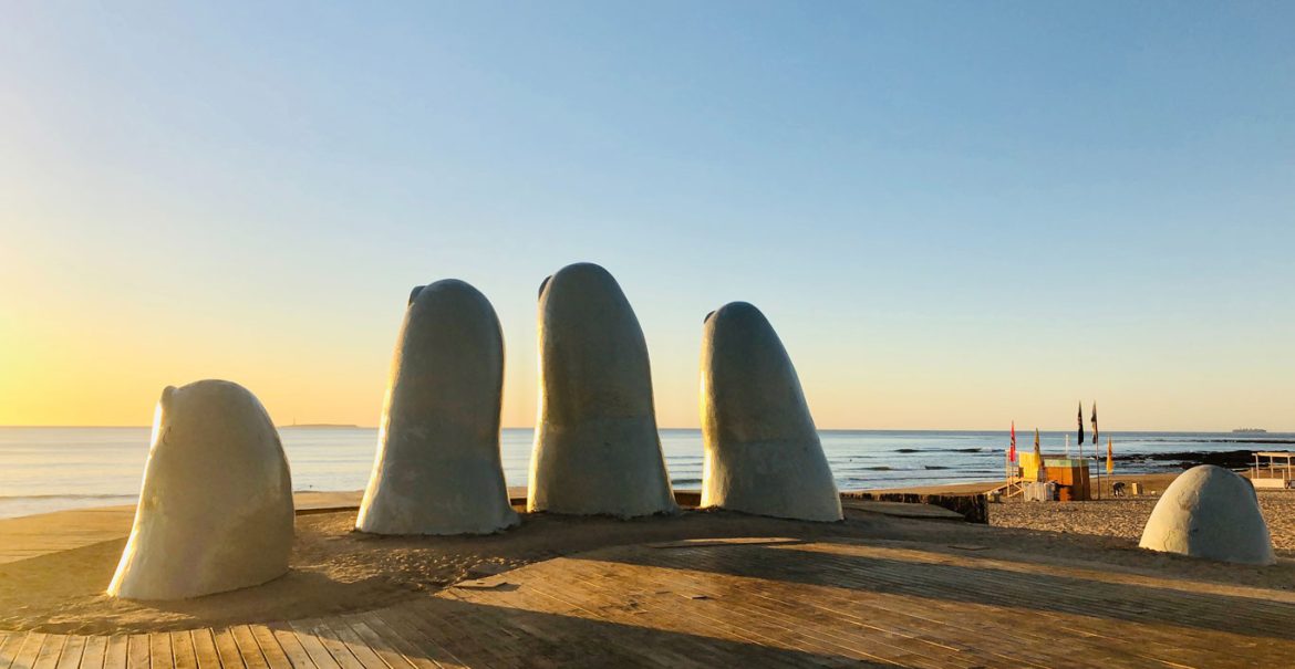 La Mano, um dos pontos turísticos mais visitados no Uruguai