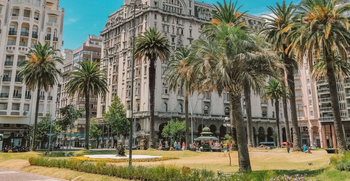 Plaza Independencia, um dos principais pontos turísticos de Montevidéu