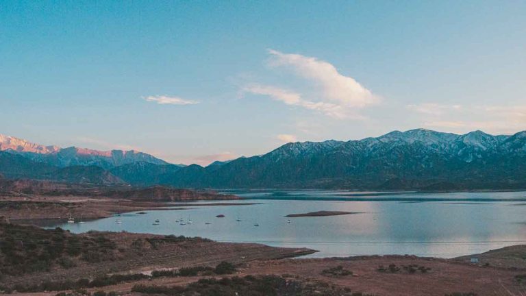 Dique Potrerillos em Mendoza, Argentina