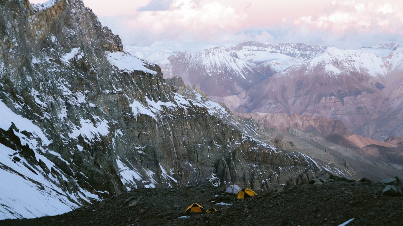 Acampamento no Parque Provincial Aconcagua em Mendoza