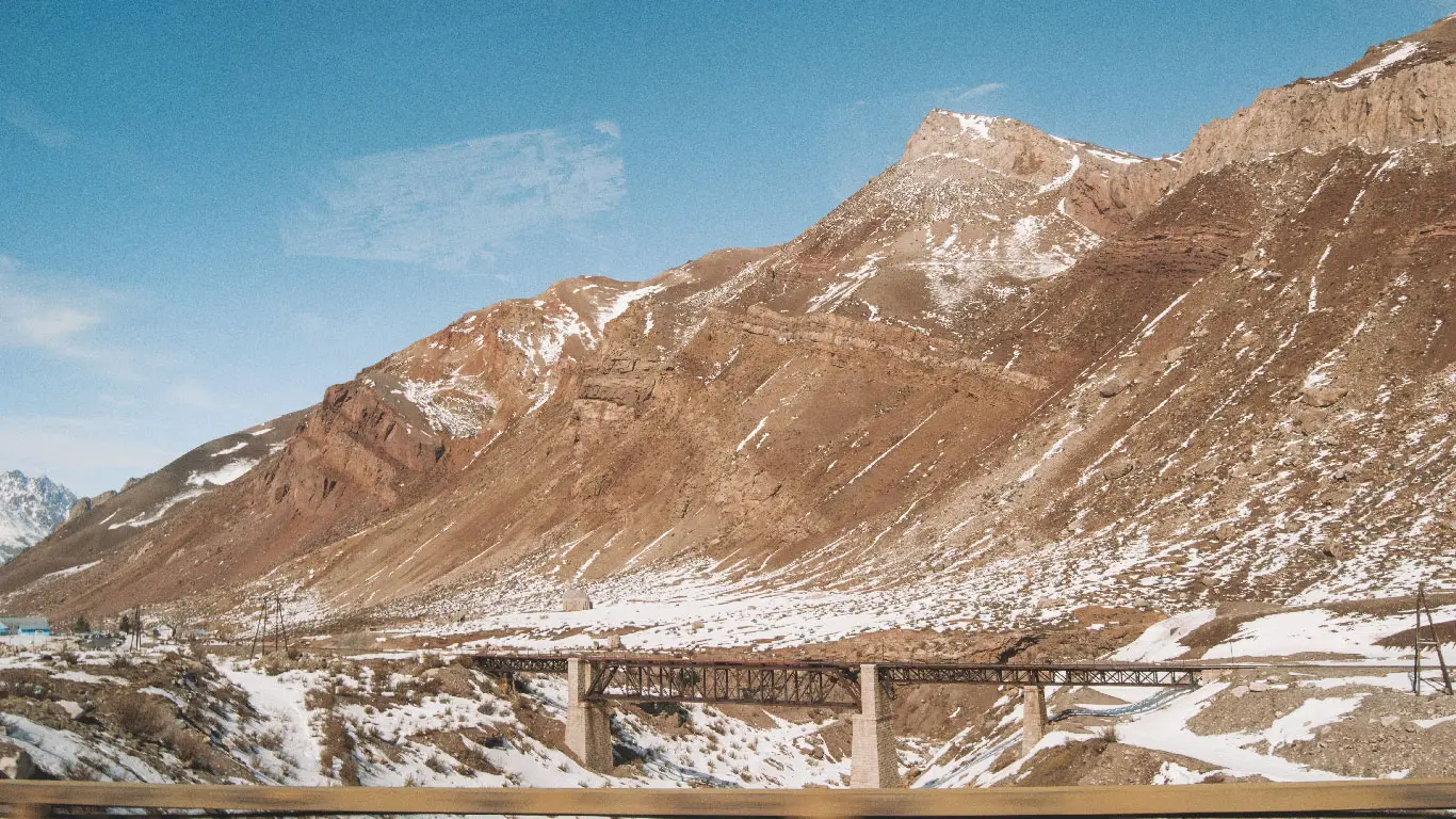 Estrada para a Puente del Inca em Mendoza
